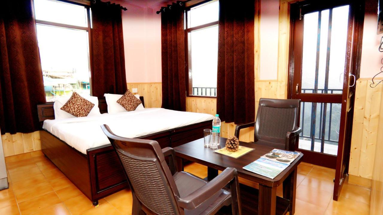 שימלה Thakur Homes- Couple And Family Friendly Homestay מראה חיצוני תמונה