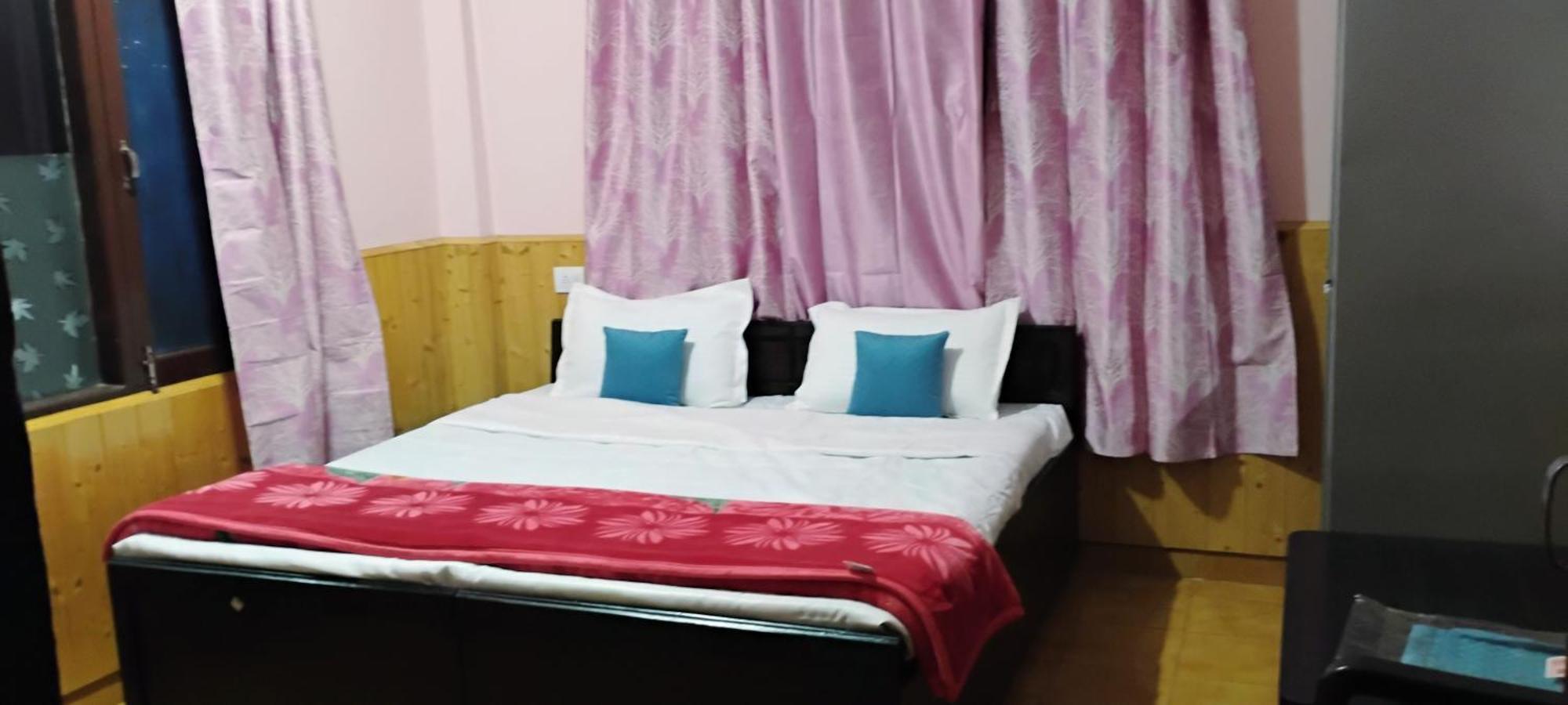 שימלה Thakur Homes- Couple And Family Friendly Homestay מראה חיצוני תמונה