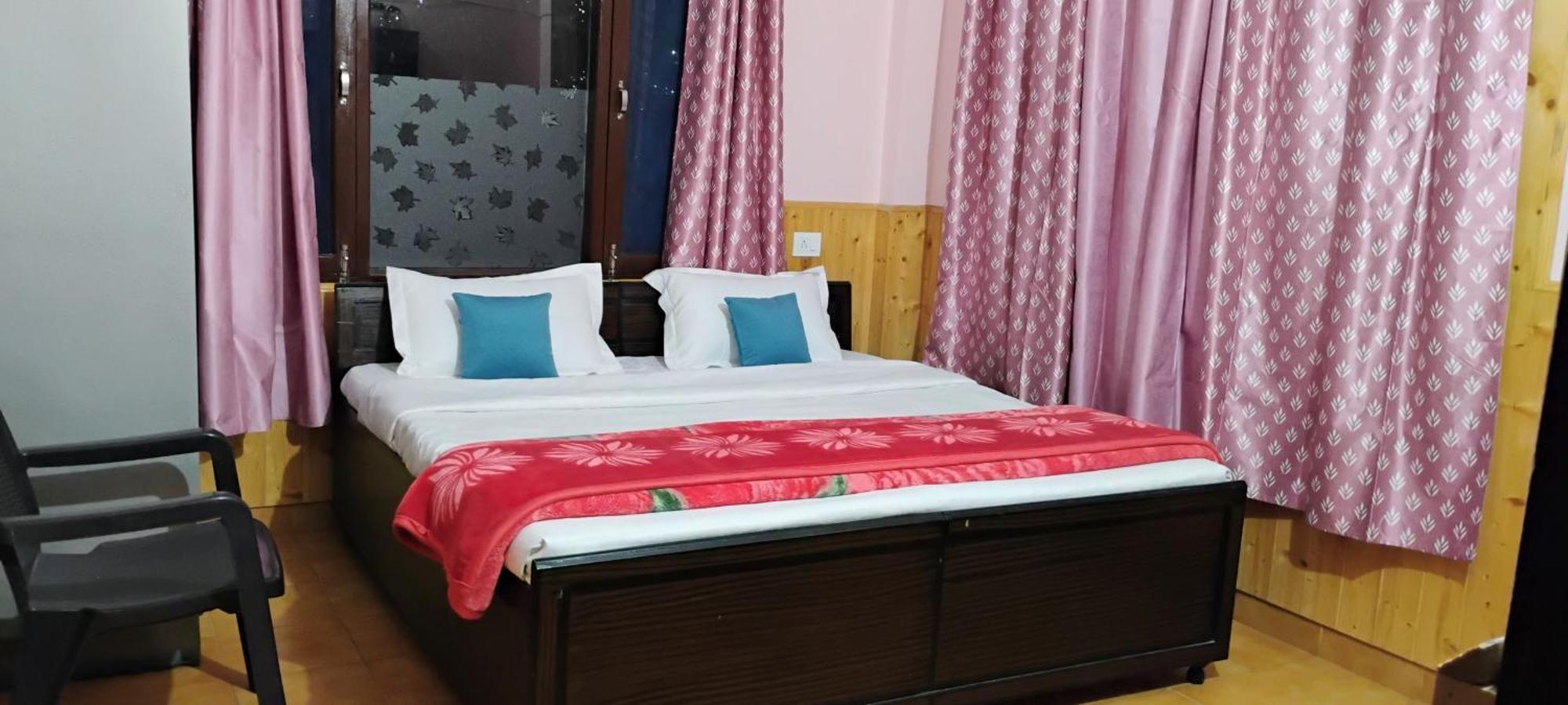 שימלה Thakur Homes- Couple And Family Friendly Homestay מראה חיצוני תמונה