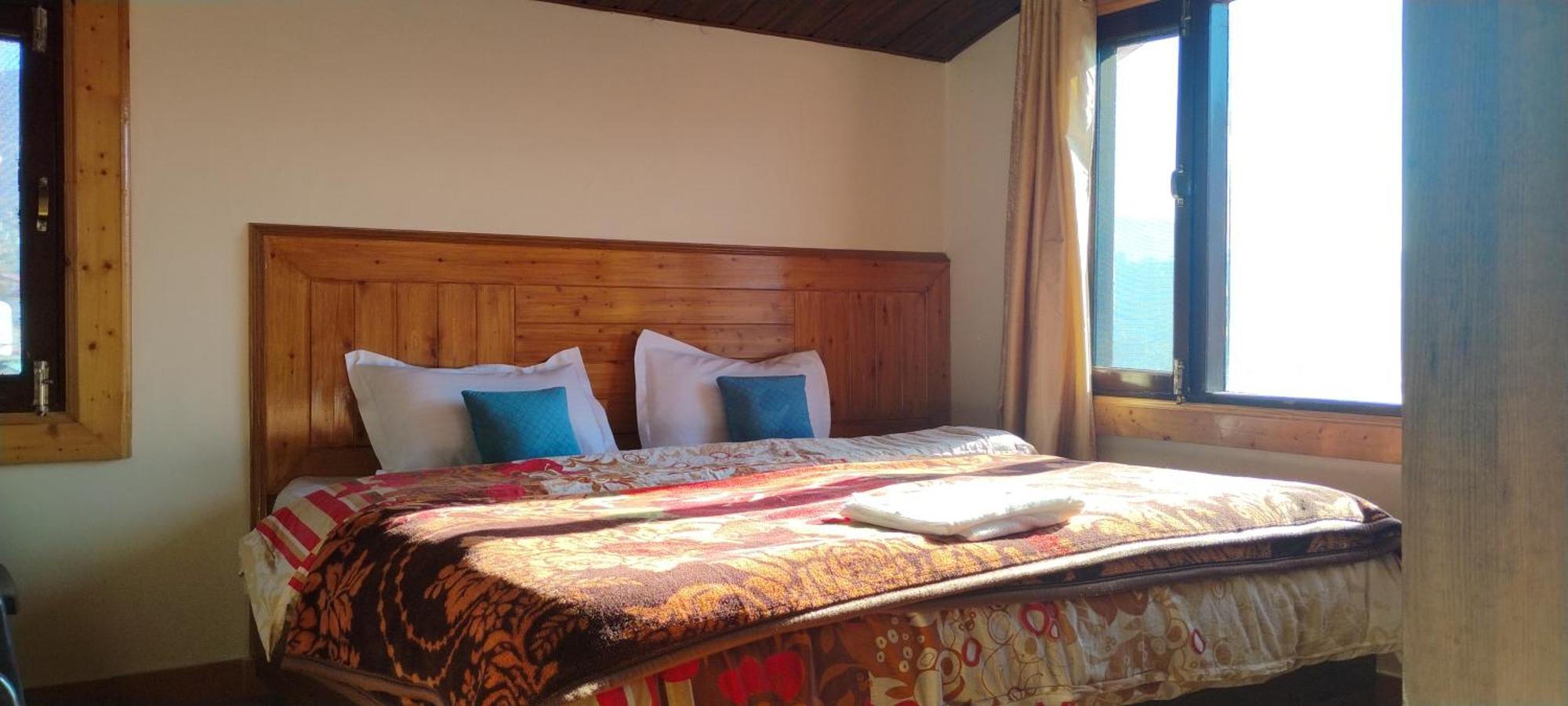 שימלה Thakur Homes- Couple And Family Friendly Homestay מראה חיצוני תמונה